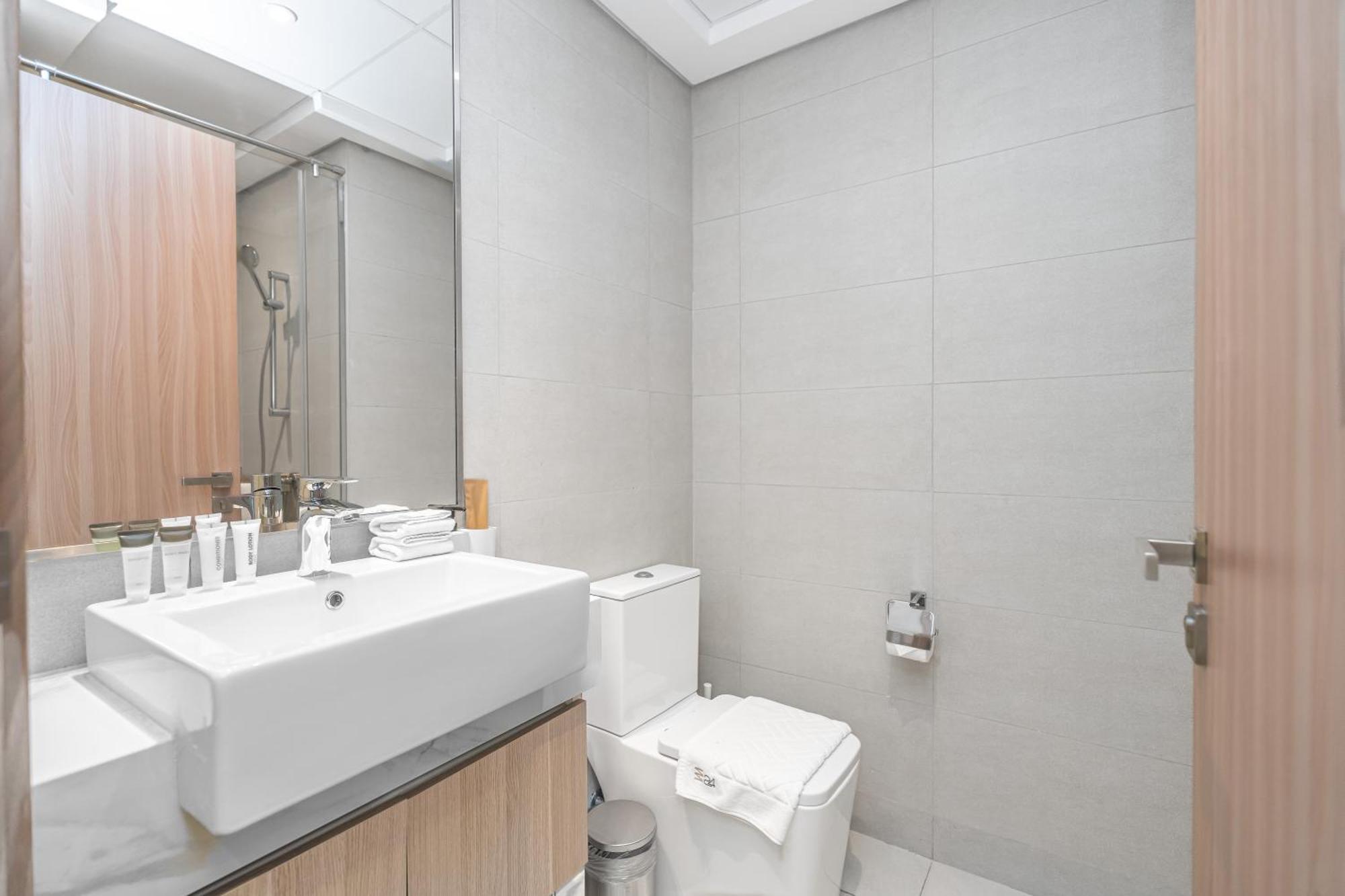 Escape24 Stylish Studio Azizi Riviera 8 Meydan One Dubai Dış mekan fotoğraf