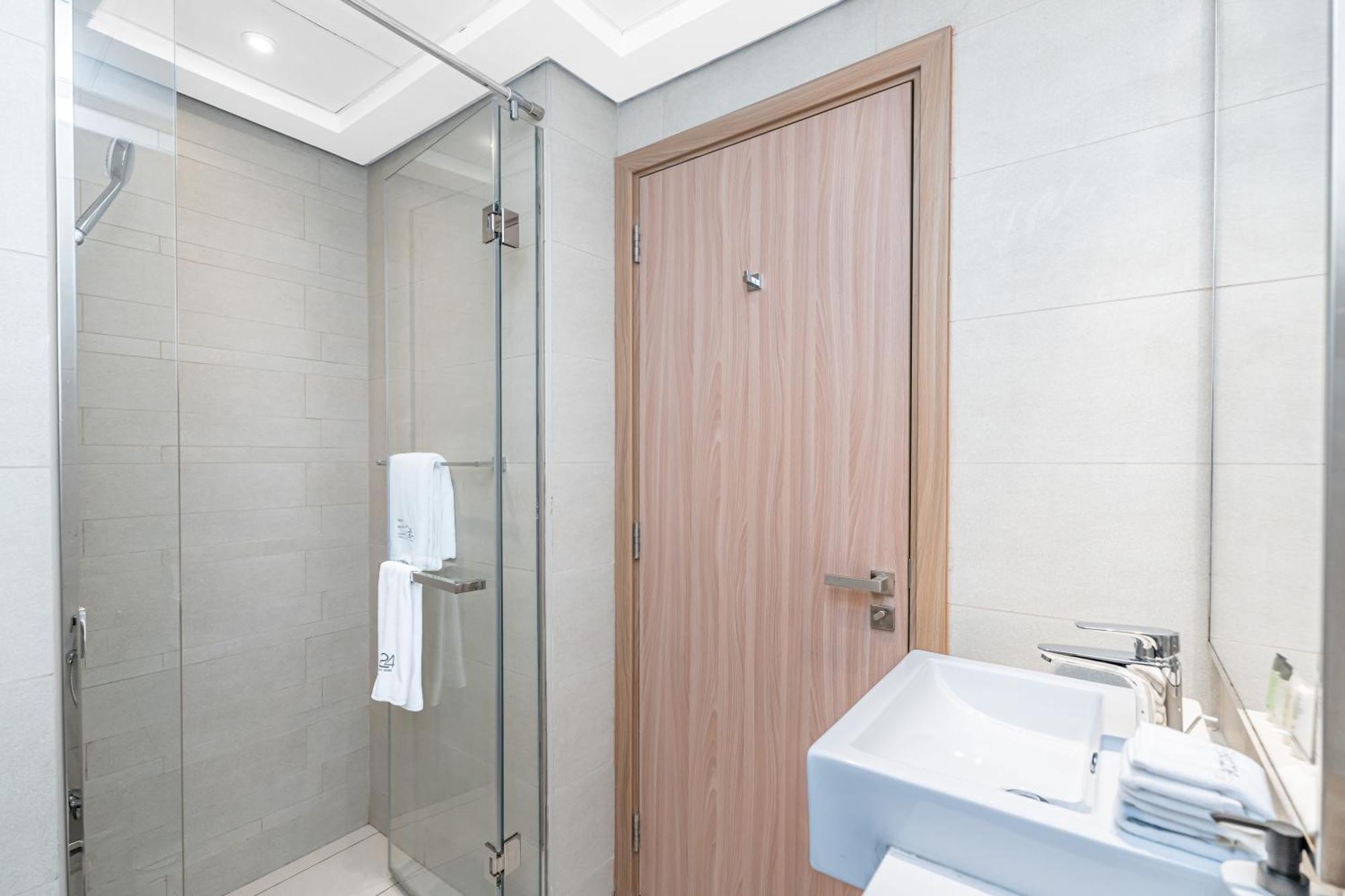 Escape24 Stylish Studio Azizi Riviera 8 Meydan One Dubai Dış mekan fotoğraf